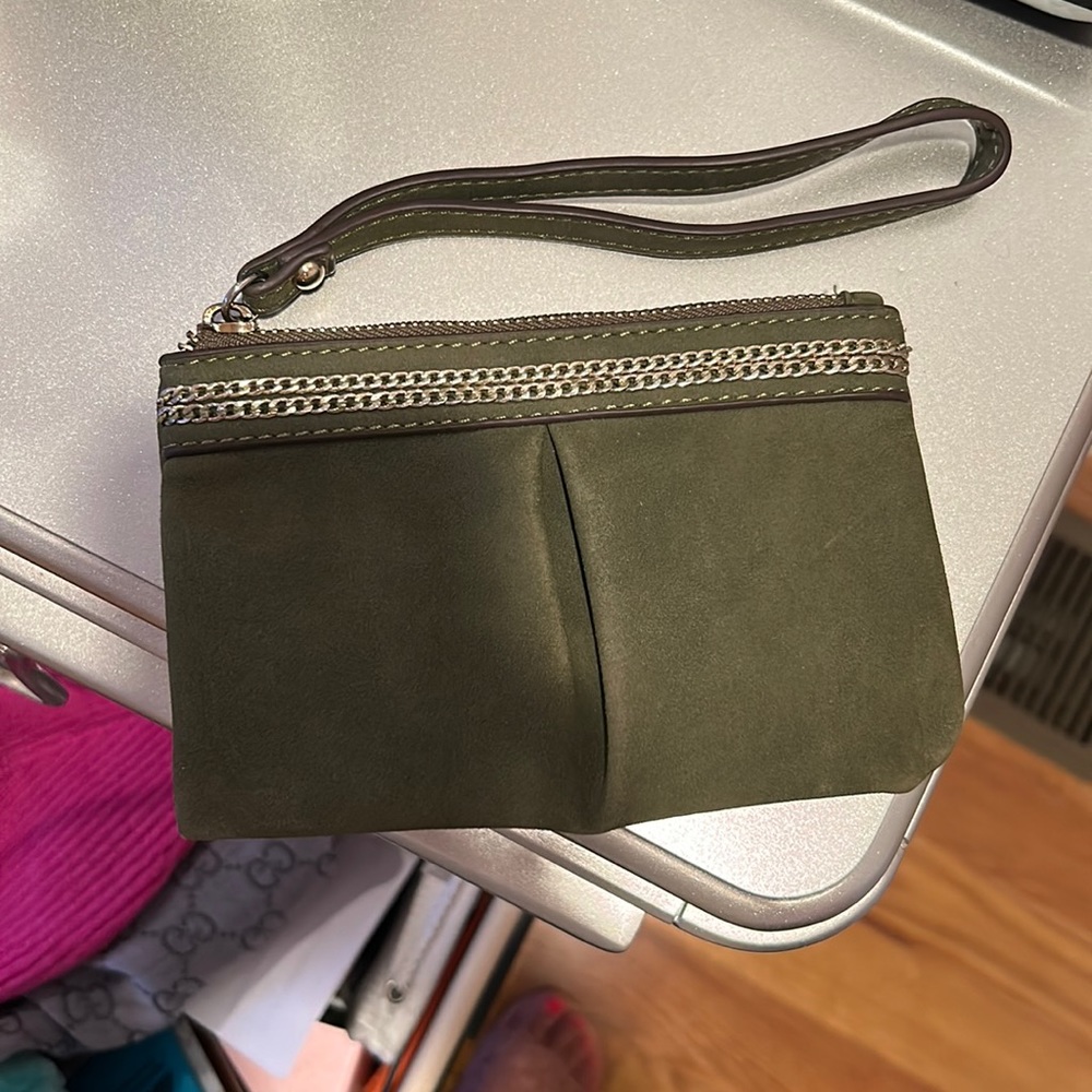 Women’s wristlet